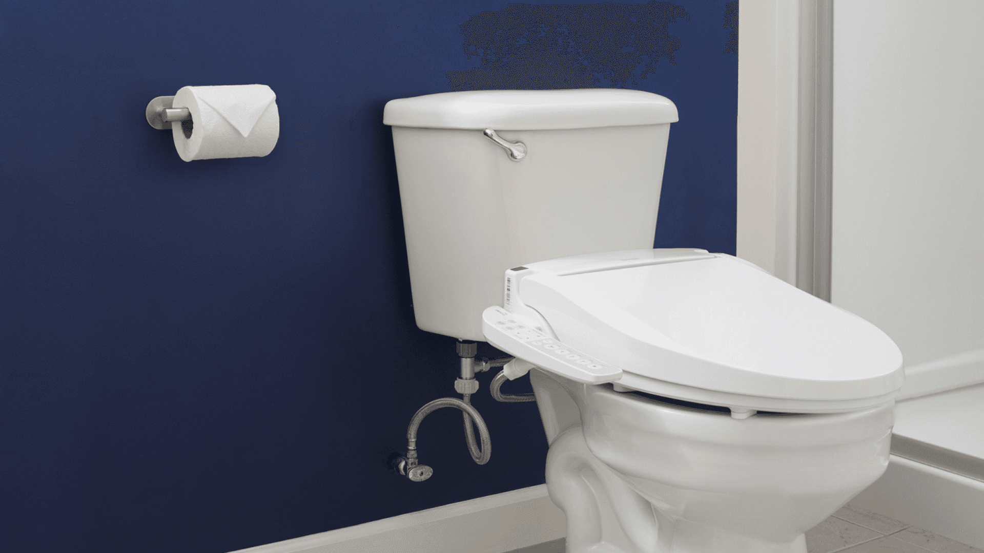 The Brondell Swash EM417 is an electric bidet toilet seat with side arm control designed for everyday residential use. This review explains what it does, who it suits best, and how it performs in real bathrooms where comfort, hygiene, and practicality matter.